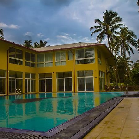 Hotel Villa Viana Marawila Ngoại thất bức ảnh