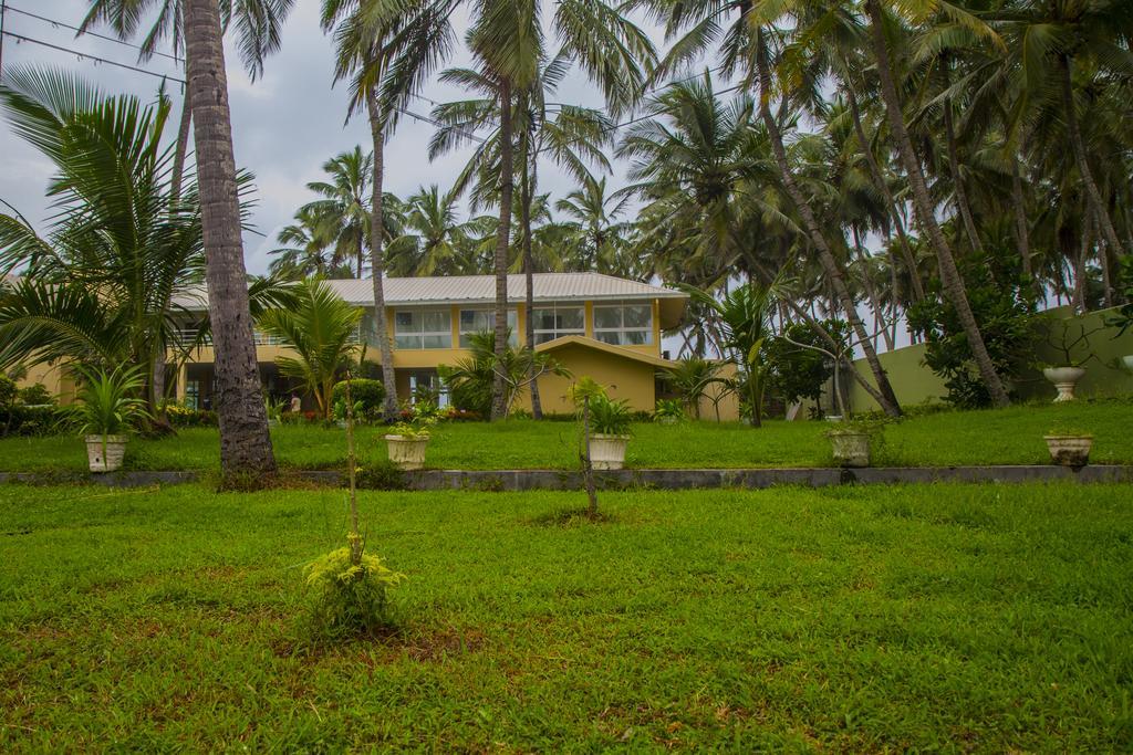 Hotel Villa Viana Marawila Ngoại thất bức ảnh