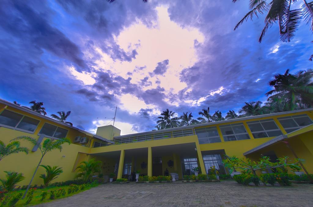 Hotel Villa Viana Marawila Ngoại thất bức ảnh