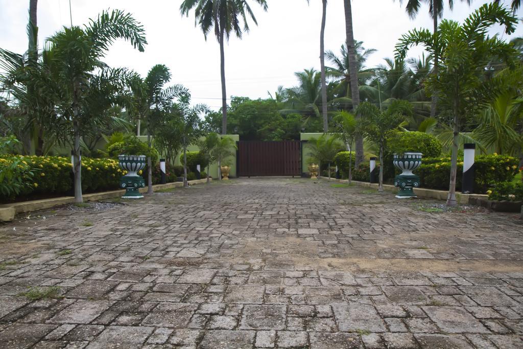 Hotel Villa Viana Marawila Ngoại thất bức ảnh