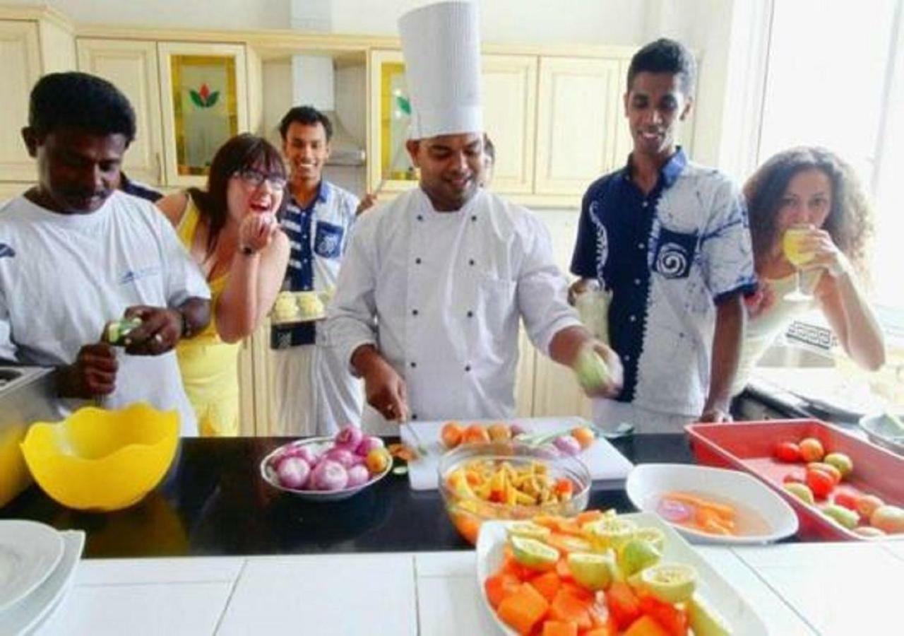 Hotel Villa Viana Marawila Ngoại thất bức ảnh